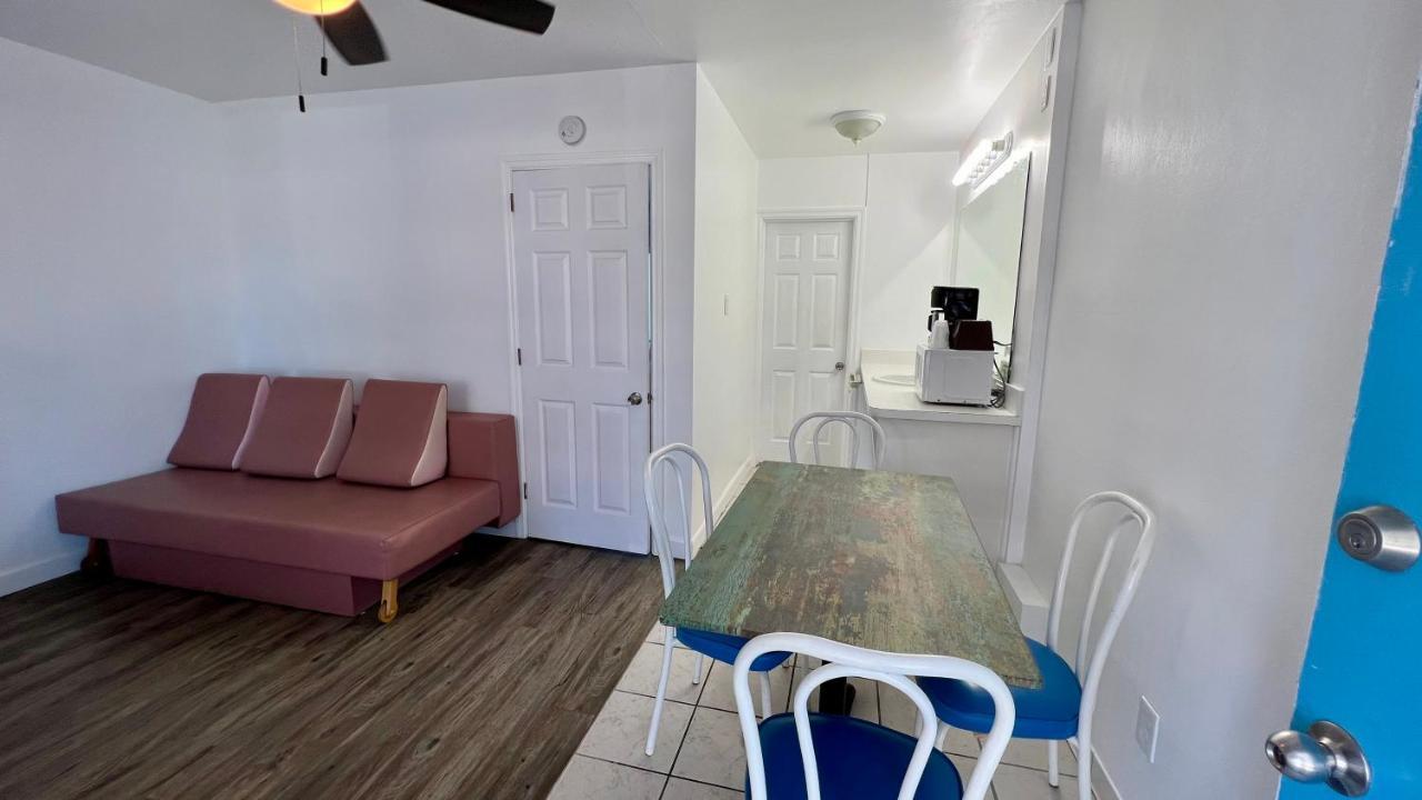 Riviera Resort & Suites Wildwood Extérieur photo