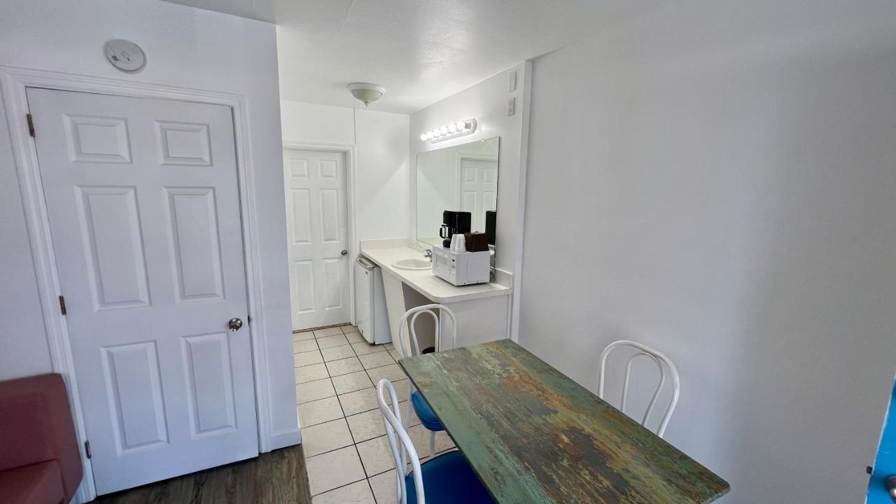 Riviera Resort & Suites Wildwood Extérieur photo