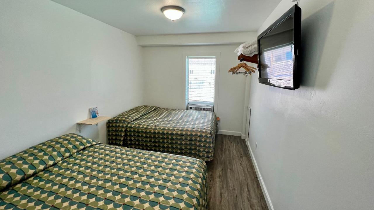 Riviera Resort & Suites Wildwood Extérieur photo