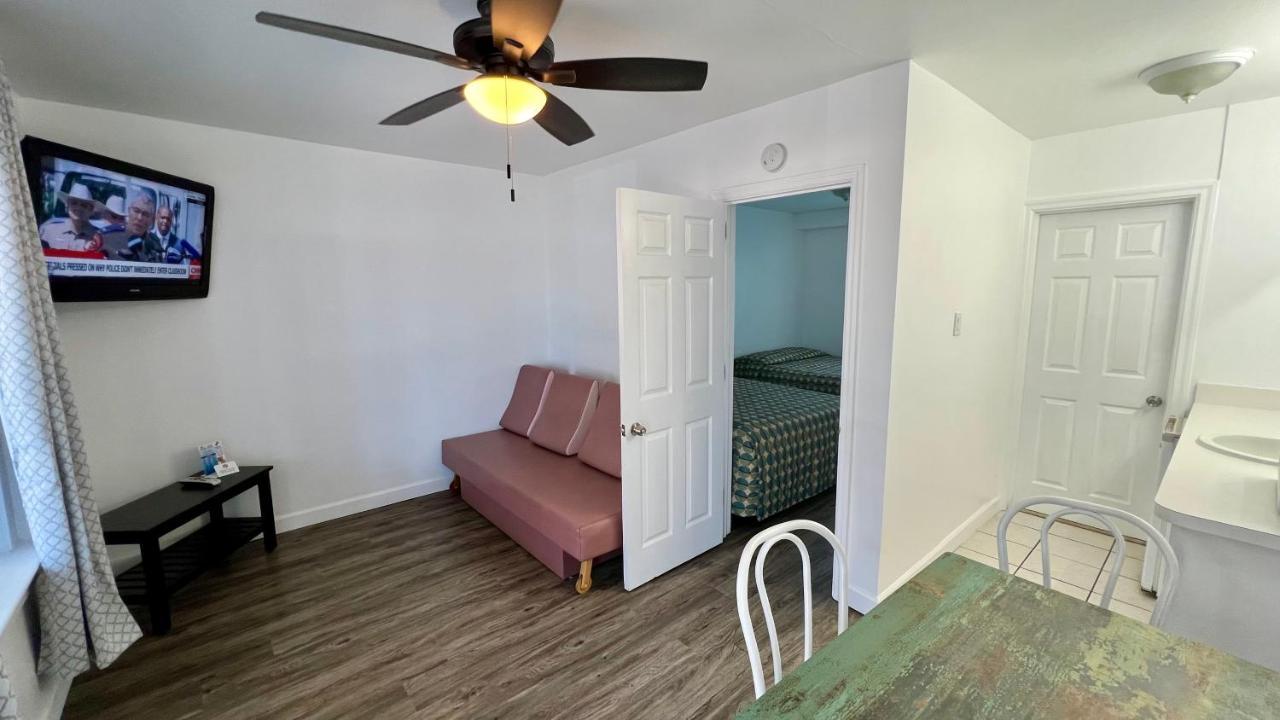 Riviera Resort & Suites Wildwood Extérieur photo
