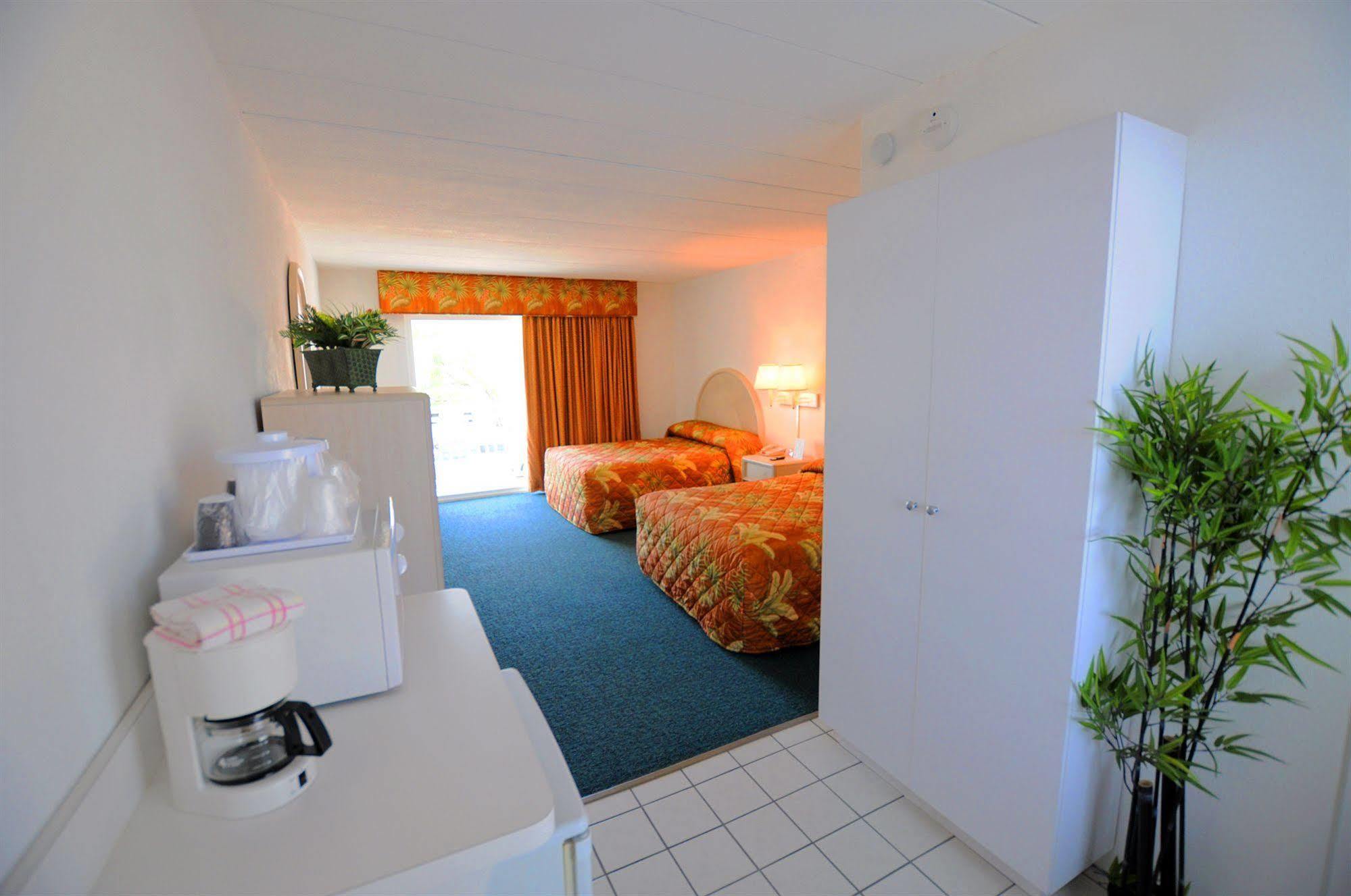 Riviera Resort & Suites Wildwood Extérieur photo