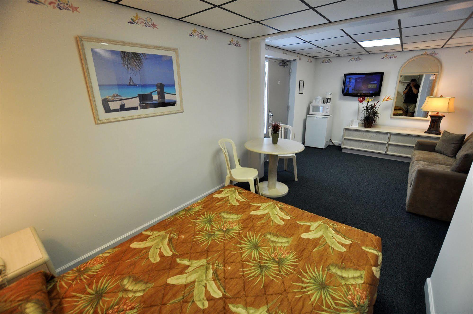 Riviera Resort & Suites Wildwood Extérieur photo