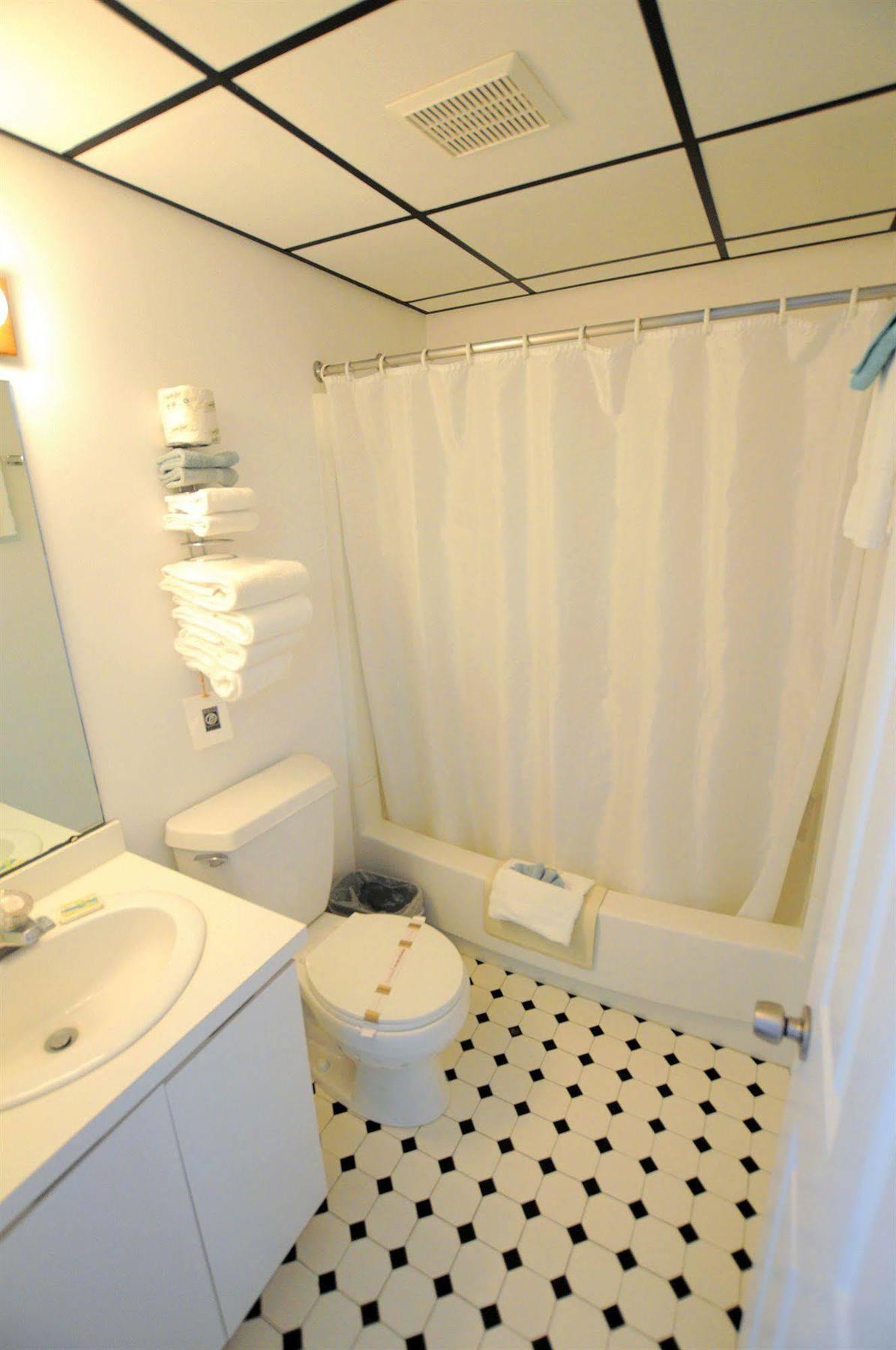 Riviera Resort & Suites Wildwood Extérieur photo
