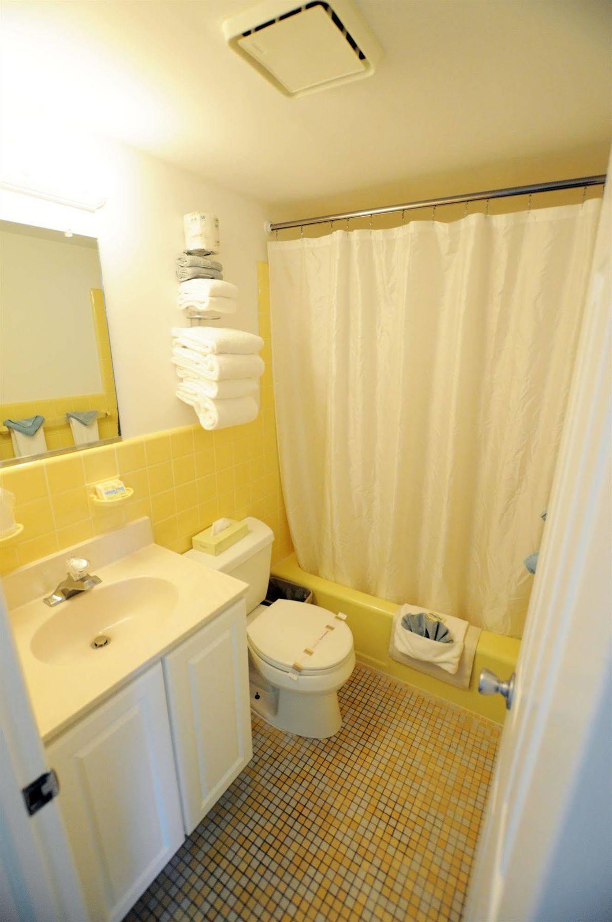 Riviera Resort & Suites Wildwood Extérieur photo