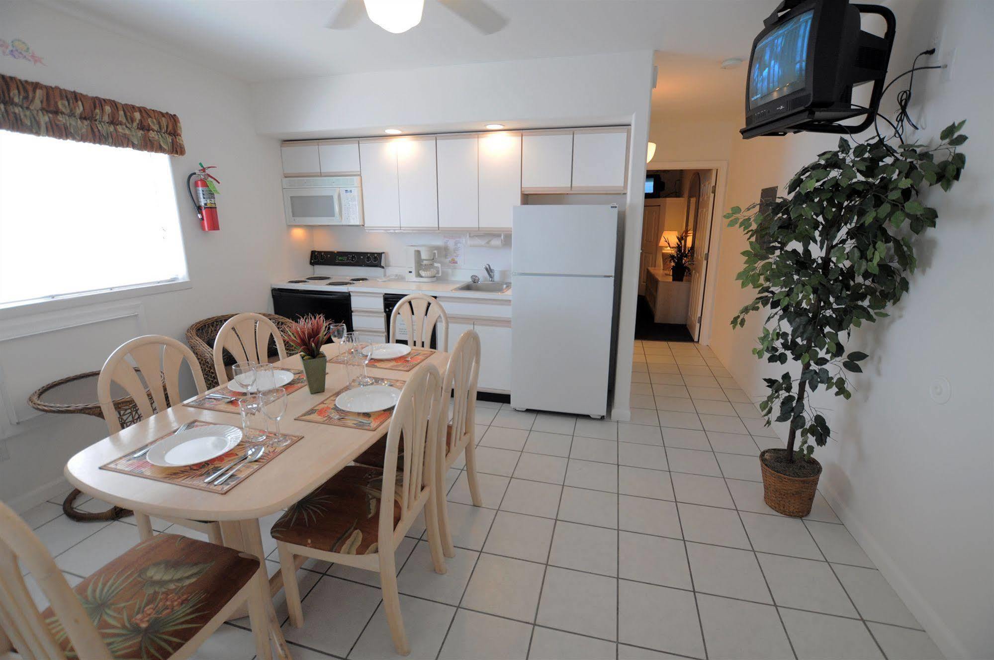 Riviera Resort & Suites Wildwood Extérieur photo